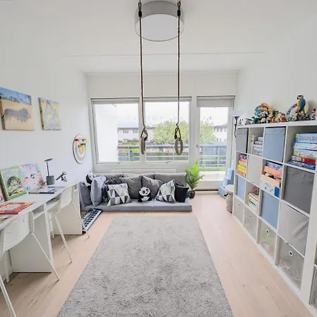 Villaer Spacious Family With Playroom & Playgrounds - Only 20 Min To Center By Public Transport *