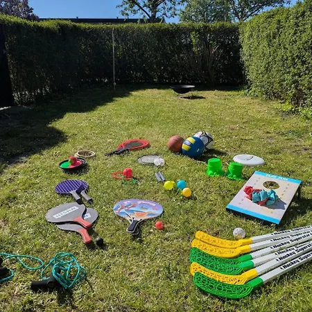 ヴィラ Spacious Family With Playroom & Playgrounds - Only 20 Min To Center By Public Transport コペンハーゲン