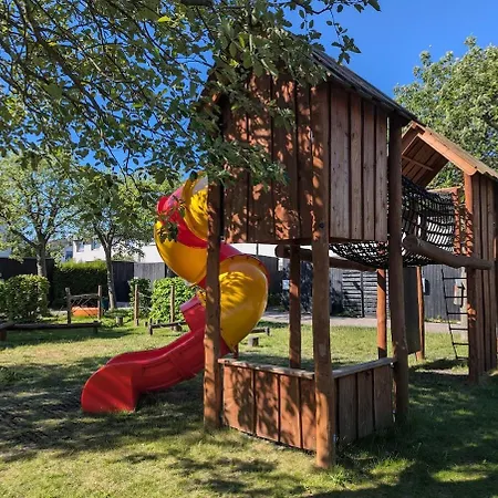 Villa Spacious Family With Playroom & Playgrounds - Only 20 Min To Center By Public Transport