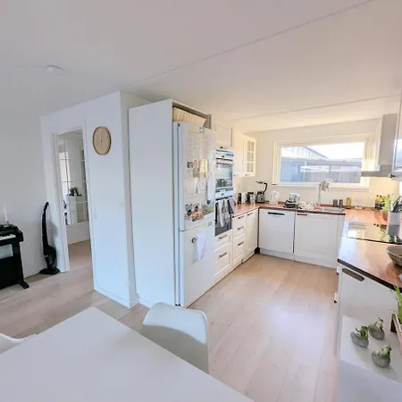 Spacious Family With Playroom & Playgrounds - Only 20 Min To Center By Public Transport * København