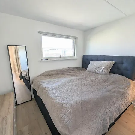Spacious Family With Playroom & Playgrounds - Only 20 Min To Center By Public Transport Willa *