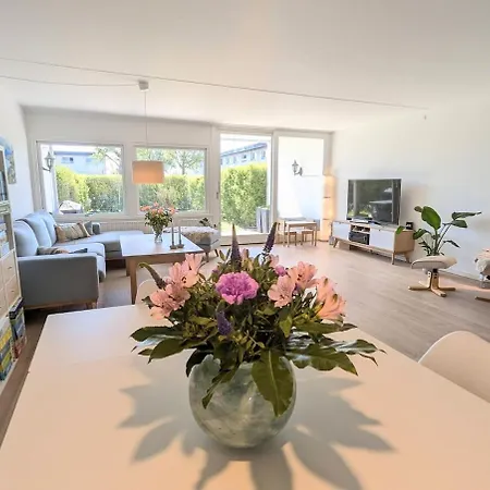 Spacious Family With Playroom & Playgrounds - Only 20 Min To Center By Public Transport