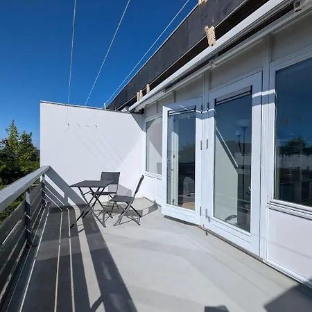 Spacious Family With Playroom & Playgrounds - Only 20 Min To Center By Public Transport