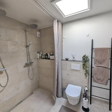 Spacious Family With Playroom & Playgrounds - Only 20 Min To Center By Public Transport Villa *
