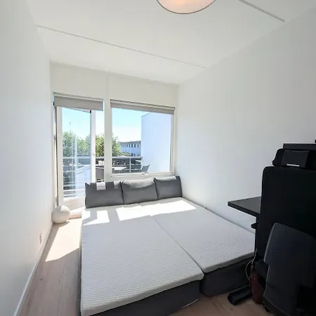 Spacious Family With Playroom & Playgrounds - Only 20 Min To Center By Public Transport ヴィラ *