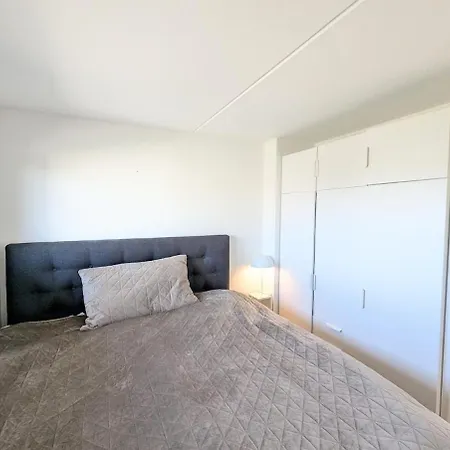 Spacious Family With Playroom & Playgrounds - Only 20 Min To Center By Public Transport ヴィラ